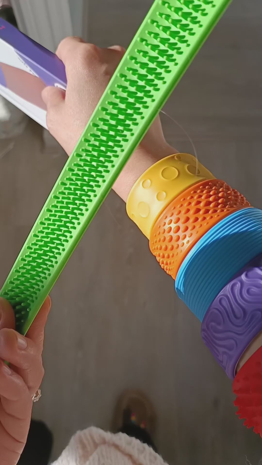 Load video: Patting Bracelet